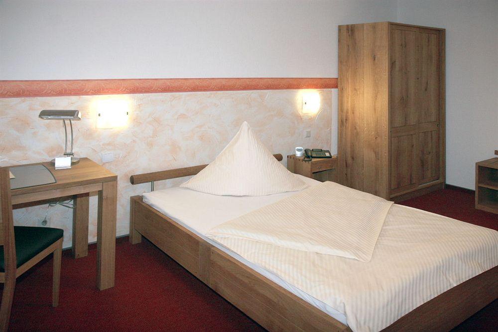 Hotel Flora Dormagen Eksteriør bilde
