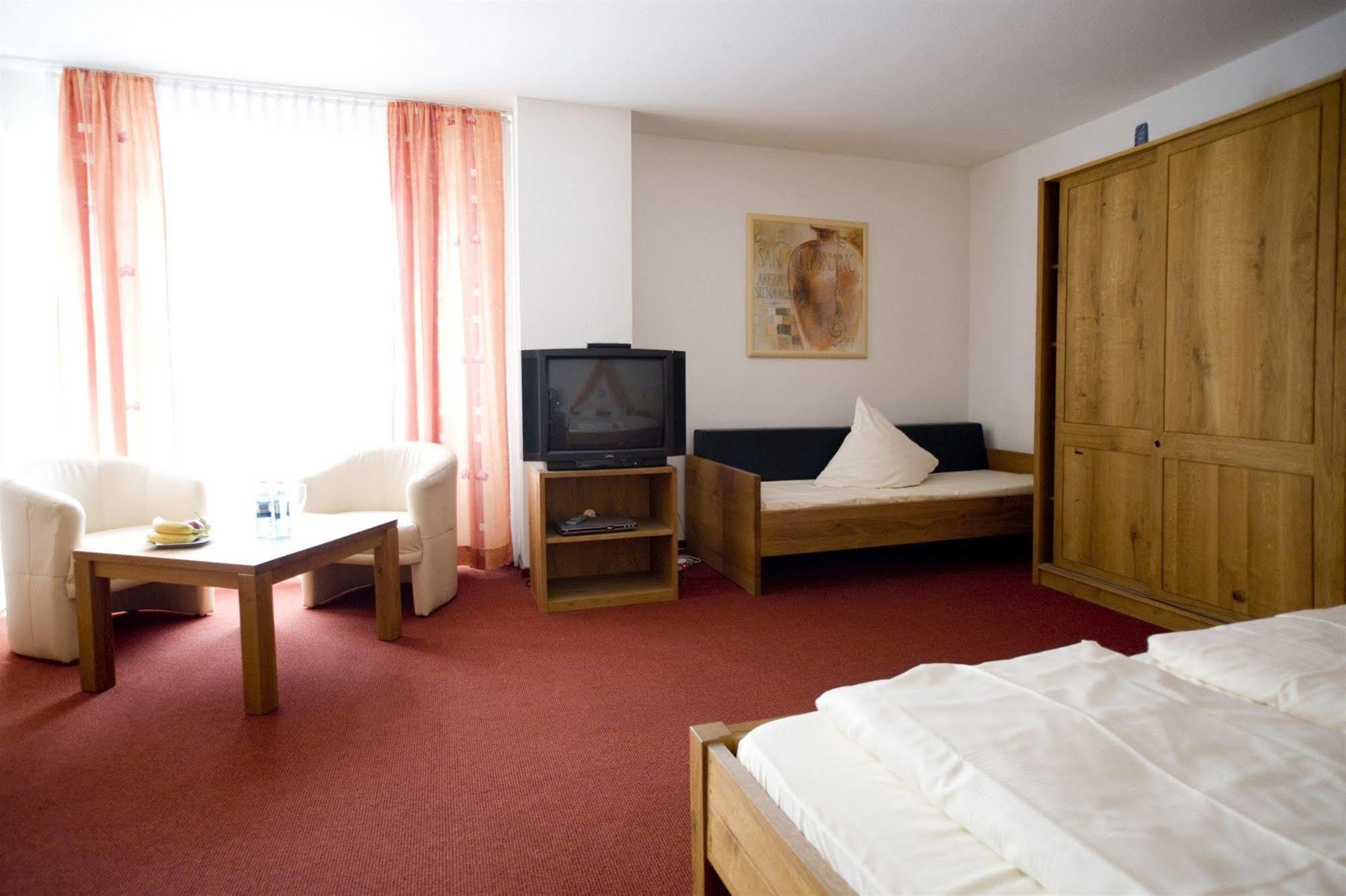Hotel Flora Dormagen Eksteriør bilde